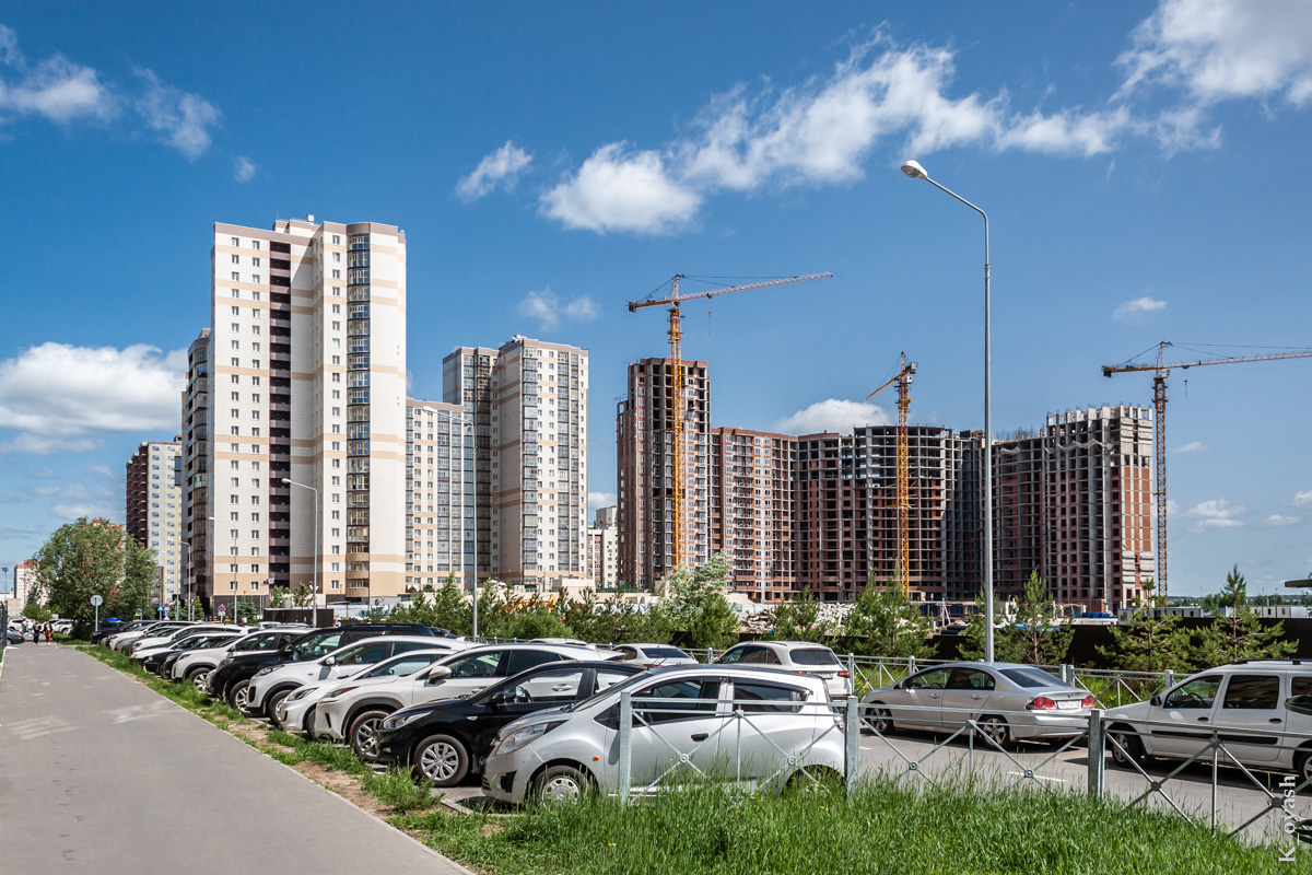 Казань, Чистопольская улица, 86 / Улица Нигматуллина, 10; Чистопольская улица, 88