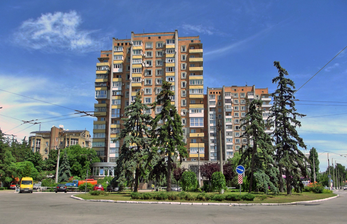 Кременчуг, Первомайская улица, 1