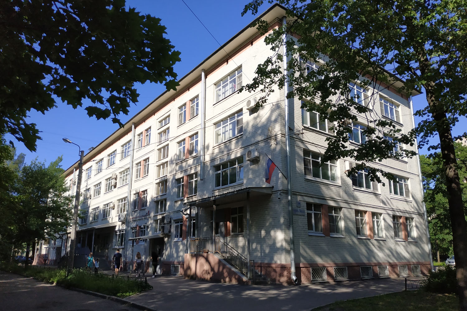 Санкт-Пецярбург, Новороссийская улица, 18