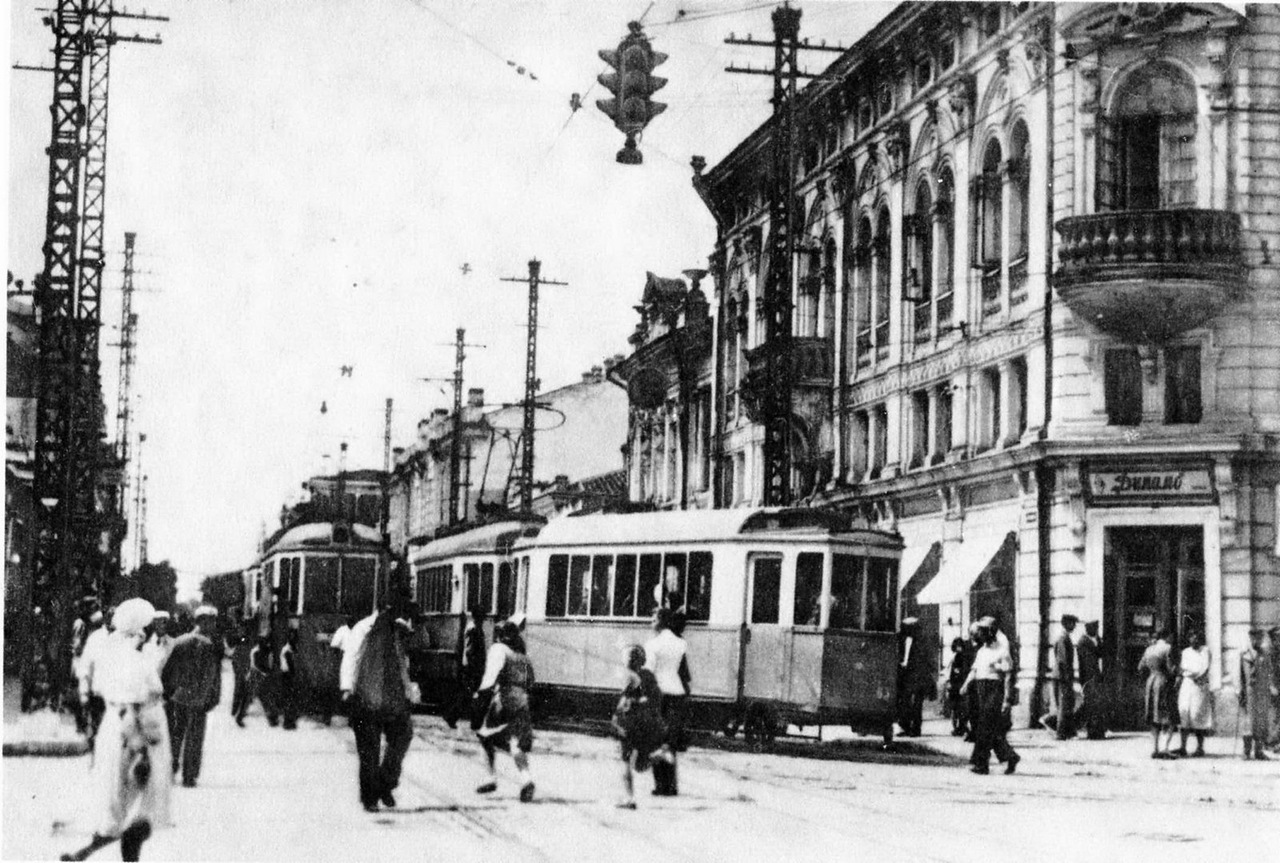 Симферополь, Улица Пушкина, 7 / Улица Карла Маркса, 12