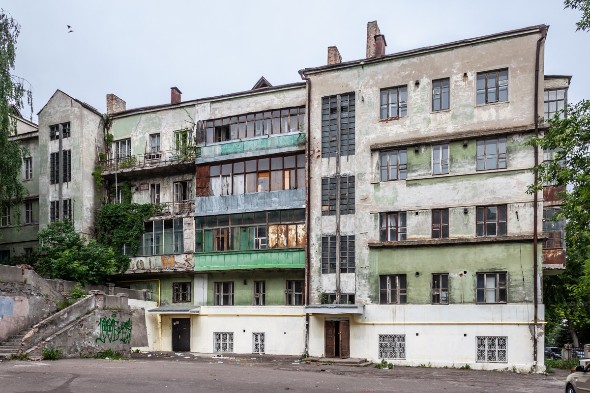 Казань, Улица Дзержинского, 18 / Улица Кави Наджми, 19