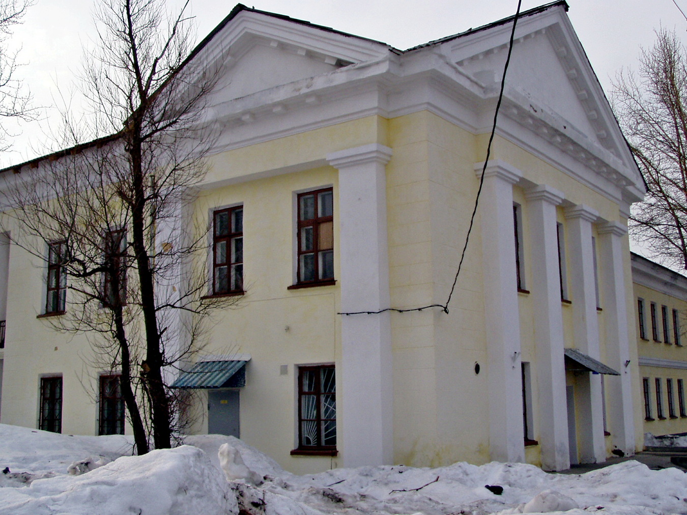 Углеуральский, 2-я Коммунистическая улица, 102