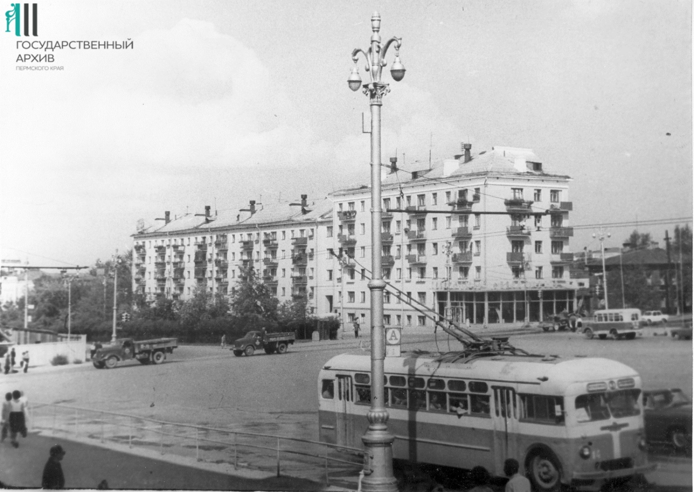 Пермь, Комсомольский проспект, 32; Комсомольский проспект, 30
