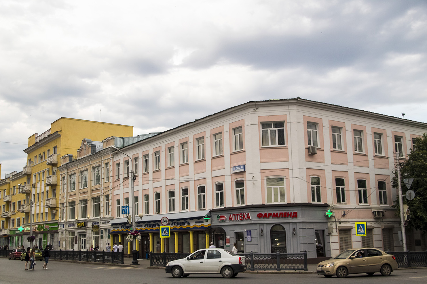Уфа, Улица Ленина, 26/1; Улица Ленина, 24; Улица Ленина, 22 / Улица Октябрьской Революции, 1