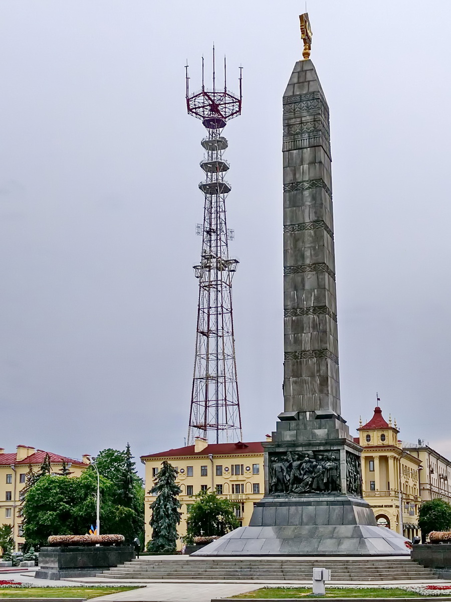 Минск, Коммунистическая улица, 6Б; Проспект Независимости, 35 / Улица Киселёва, 1