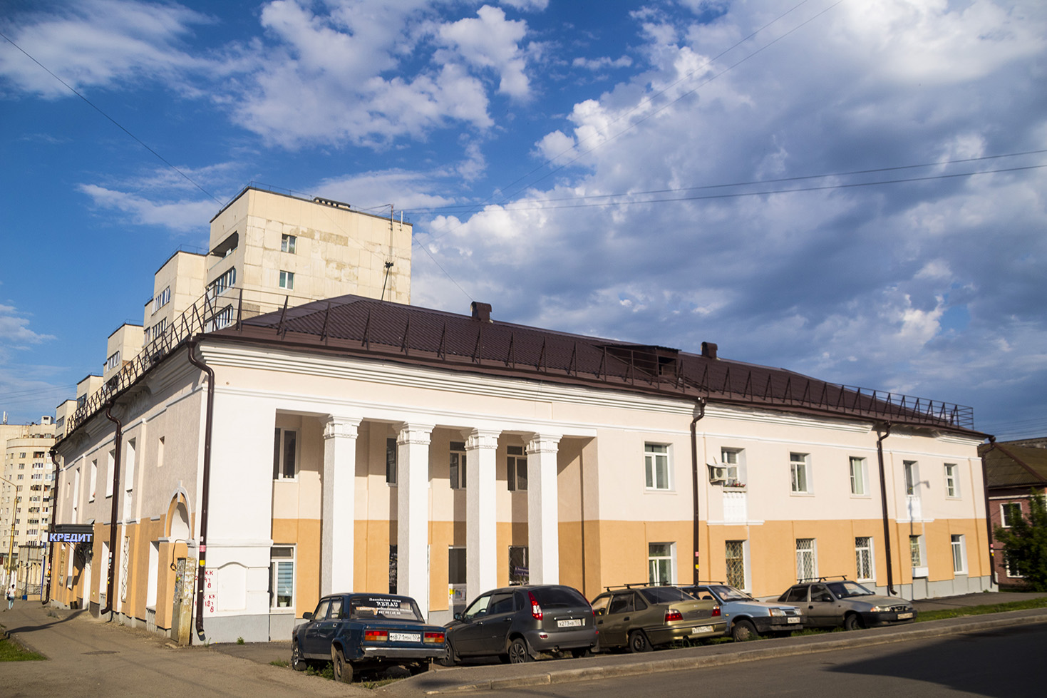 Уфа, Улица Богдана Хмельницкого, 61 / Кольцевая улица, 178