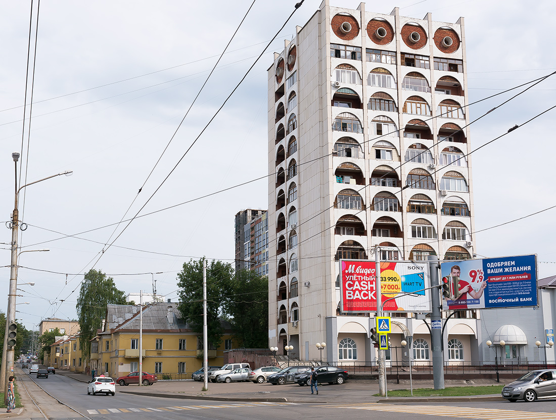 Ufa, Бульвар Ибрагимова, 62; Улица Цюрупы, 134