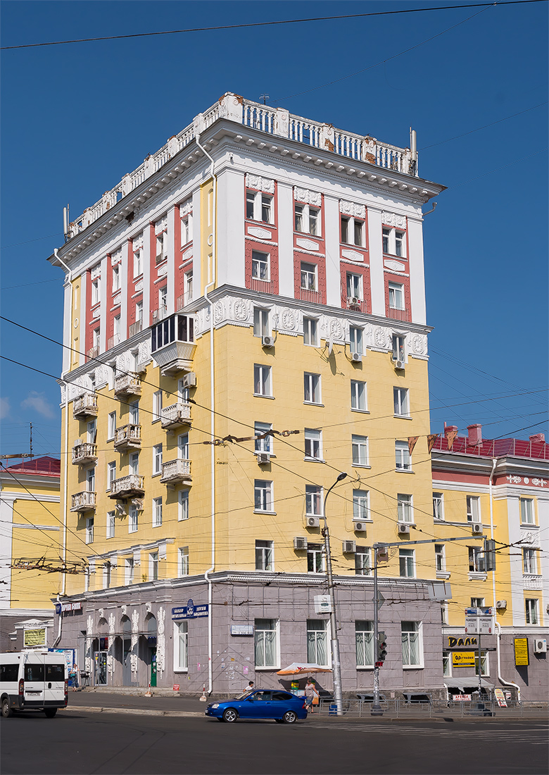 Уфа, Первомайская улица, 27 / Улица Ульяновых, 30
