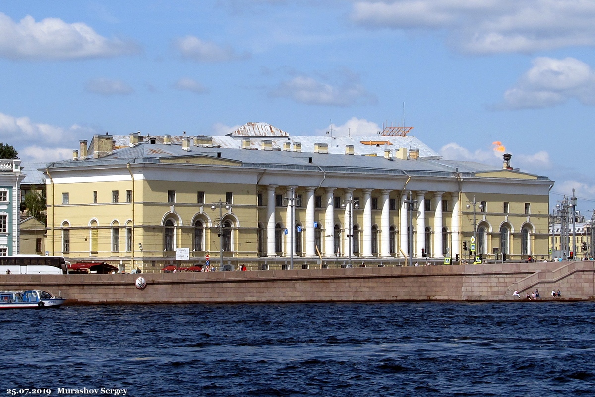 Санкт-Петербург, Университетская набережная, 1