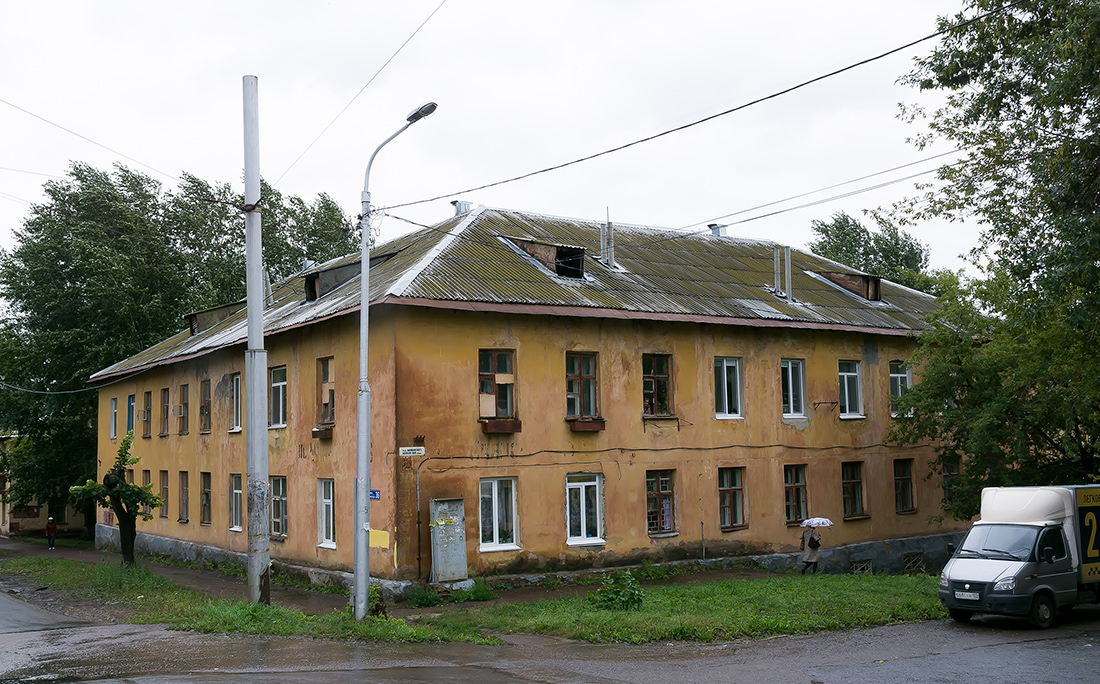 Ufa, Нежинская улица, 36 / Улица Владимира Маяковского, 6