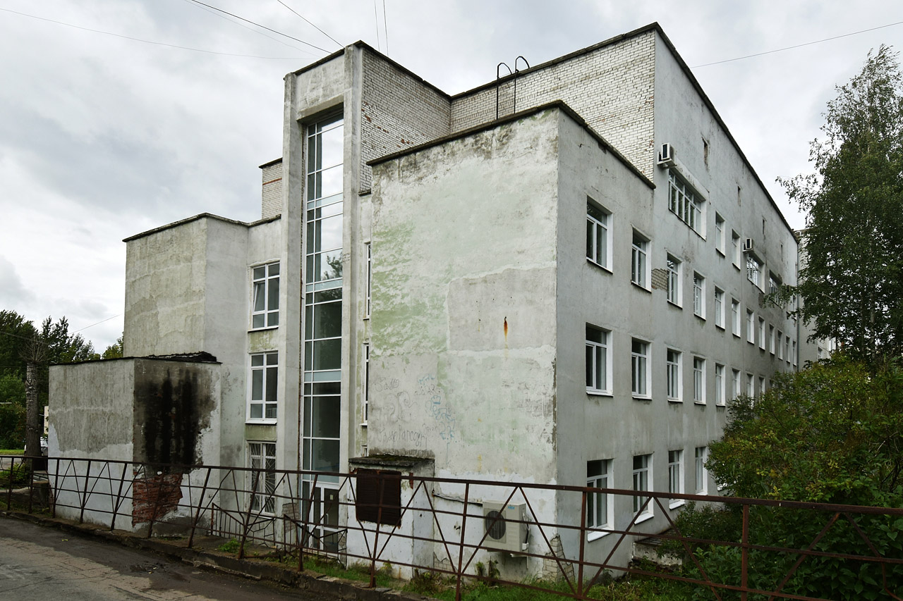 Perm, Улица Братьев Игнатовых, 2 (гинекологический корпус)