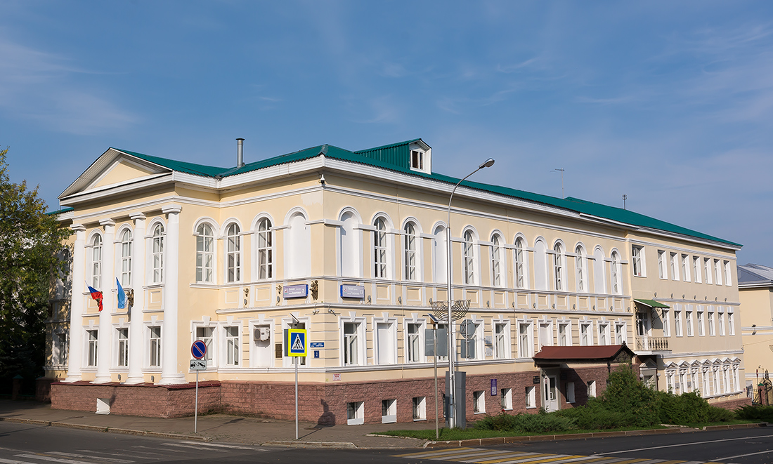 Уфа, Улица Тукаева, 23 / Советская улица, 2