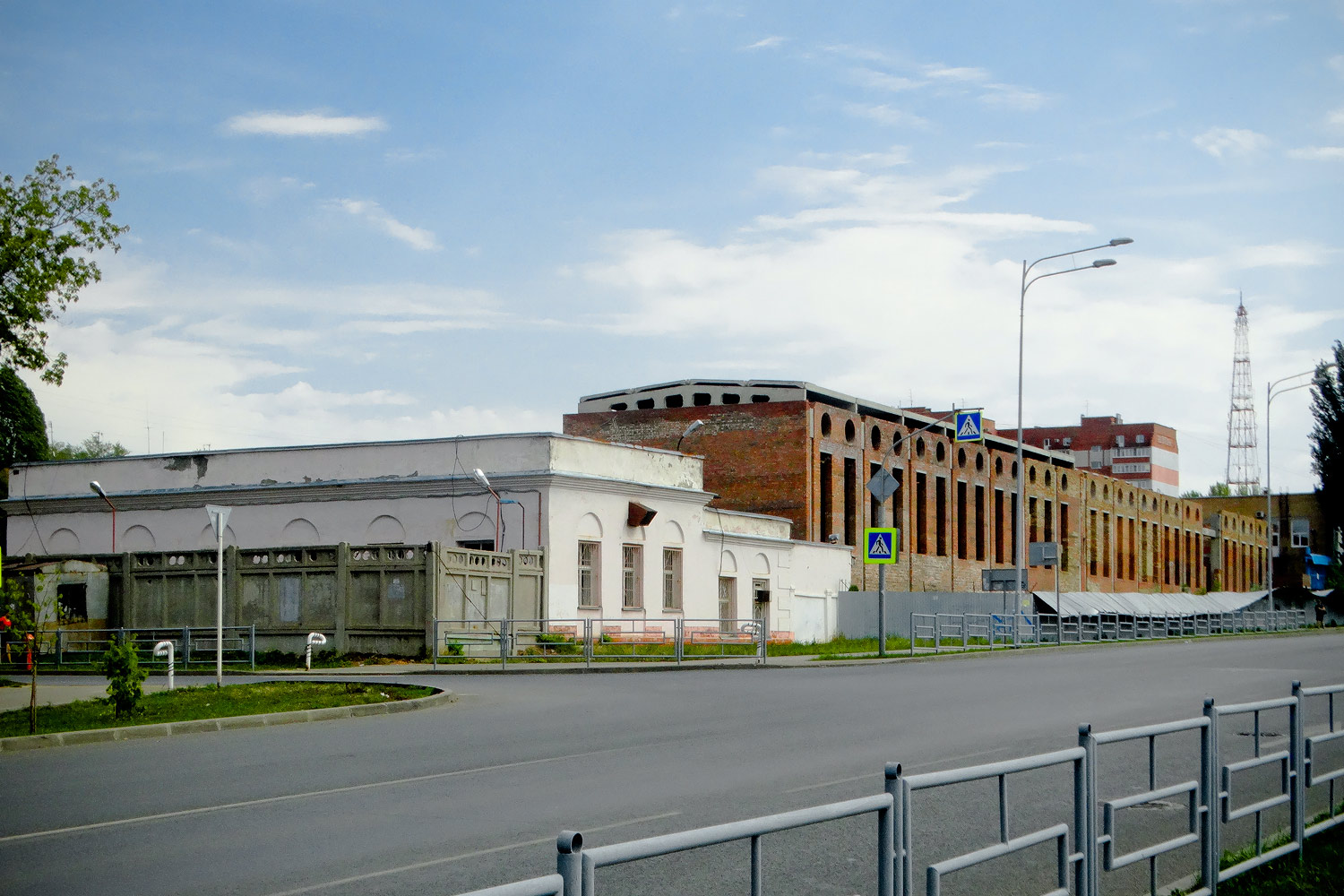 Самара, Улица Луначарского, 56*; Улица Луначарского, 56 стр