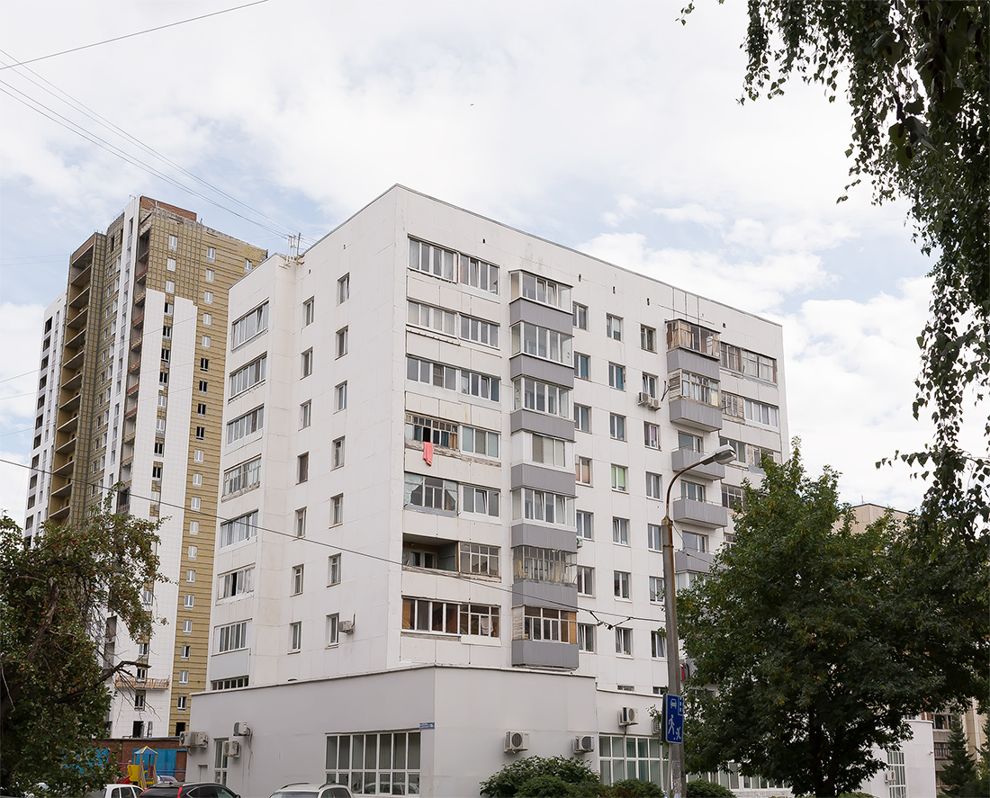 Уфа, Кустарная улица, 19; Улица Достоевского, 110/1