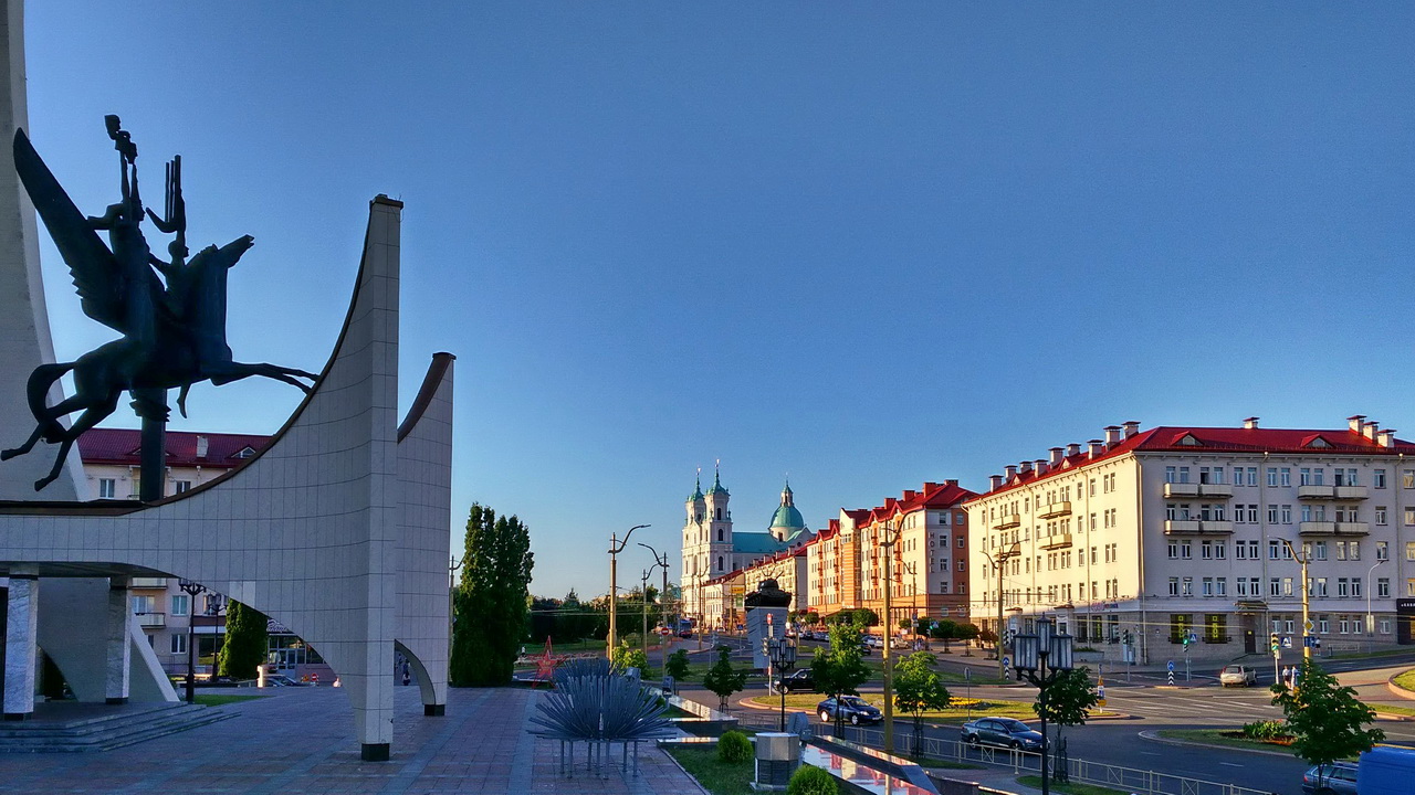 Hrodna, Мостовая улица, 35; Советская площадь, 4А; Улица Стефана Батория, 8; Улица Парижской Коммуны, 2 / Улица Стефана Батория, 6