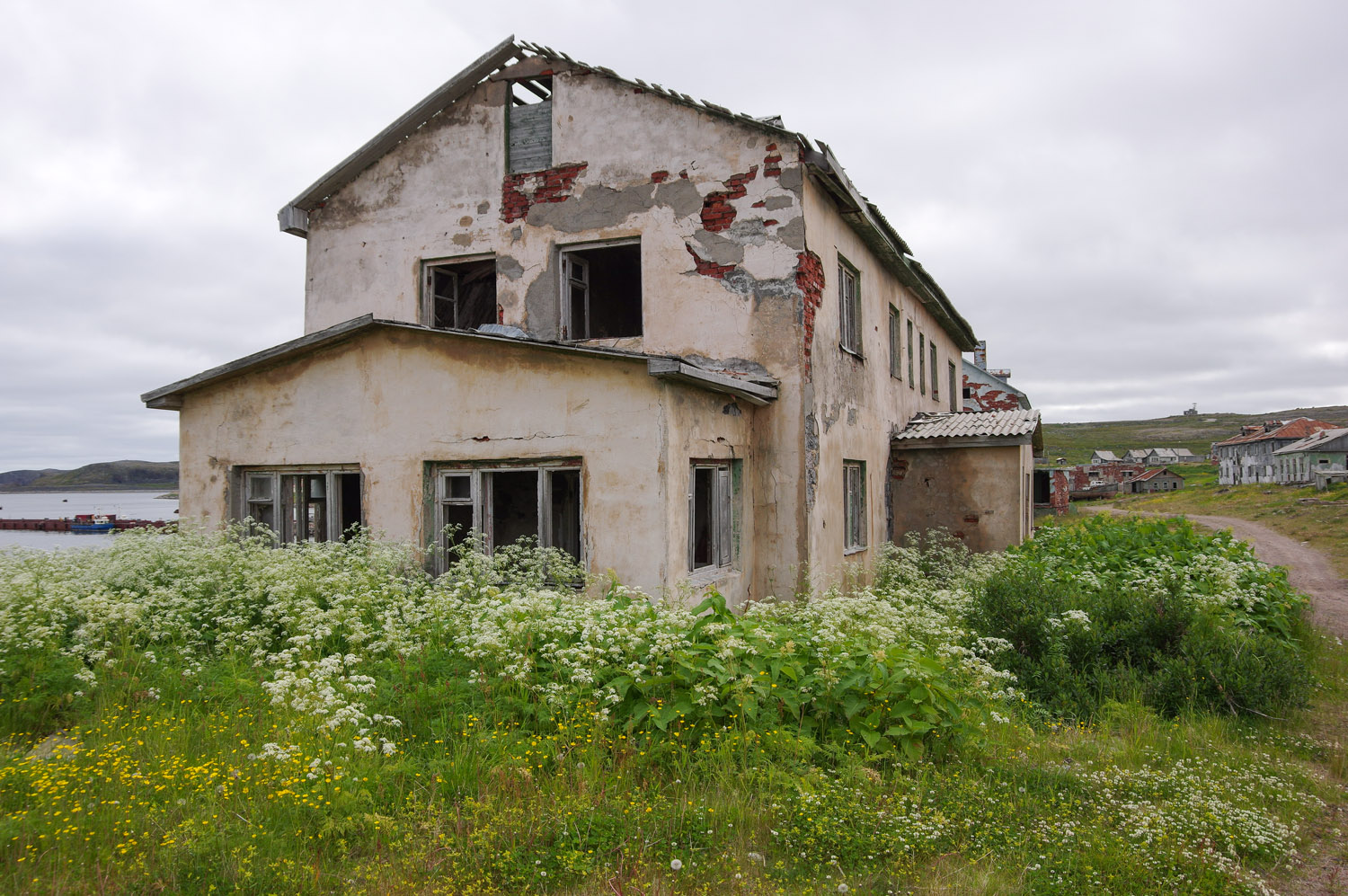 Кольский район, прочие н.п., пос. Дальние Зеленцы, улица Камшилова, 6