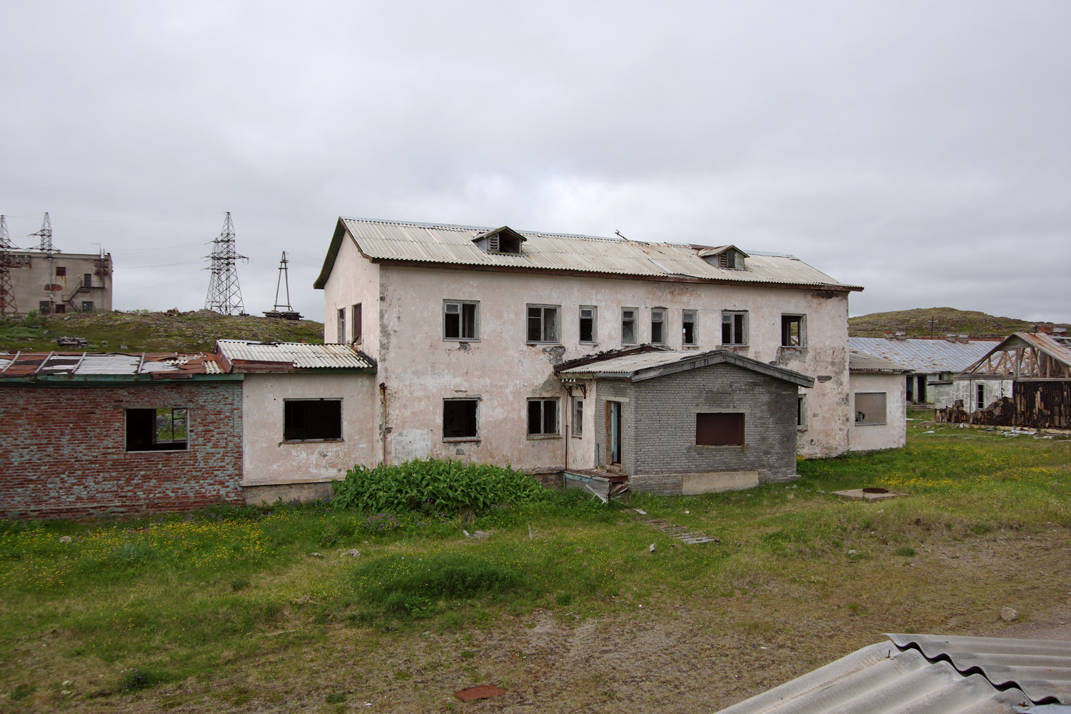 Кольский район, прочие н.п., пос. Дальние Зеленцы, улица Камшилова, 5