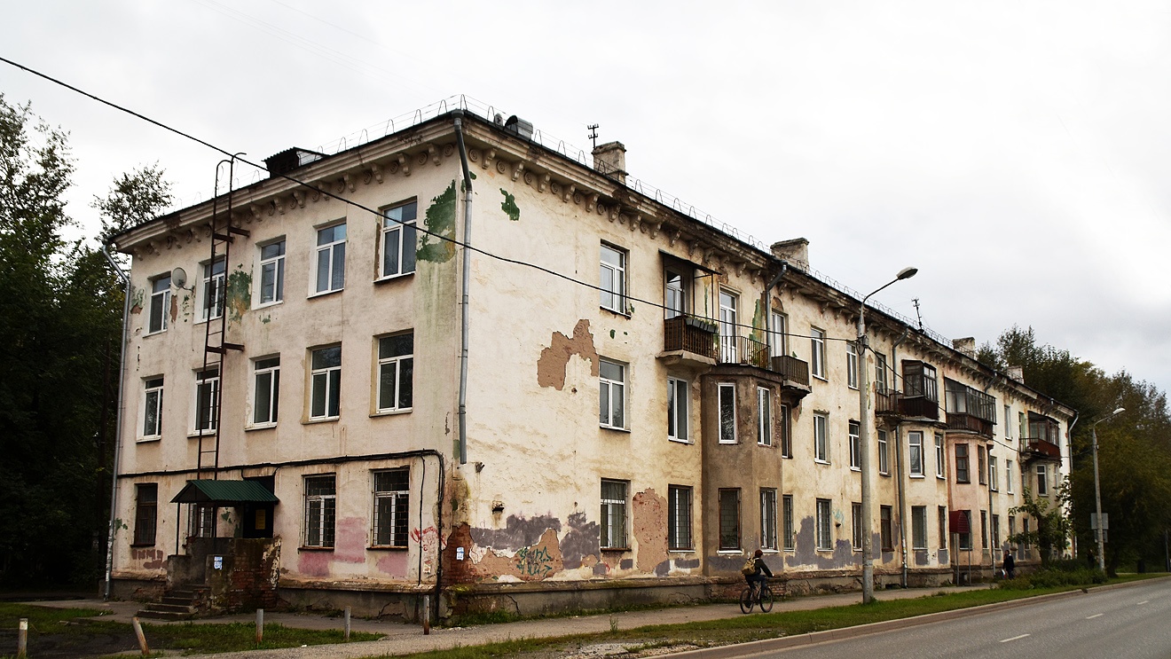 Пермь, Боровая улица, 20 / Углеуральская улица, 13