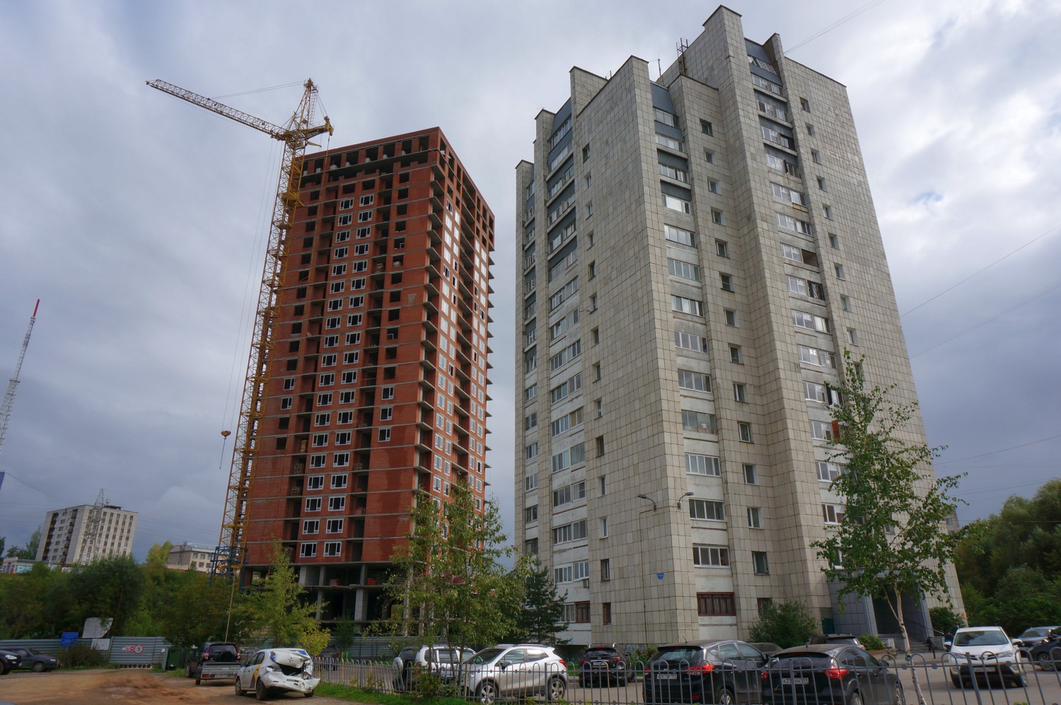Пермь, Весёлая улица, 18 / улица Революции, 2А; Улица Революции, 2