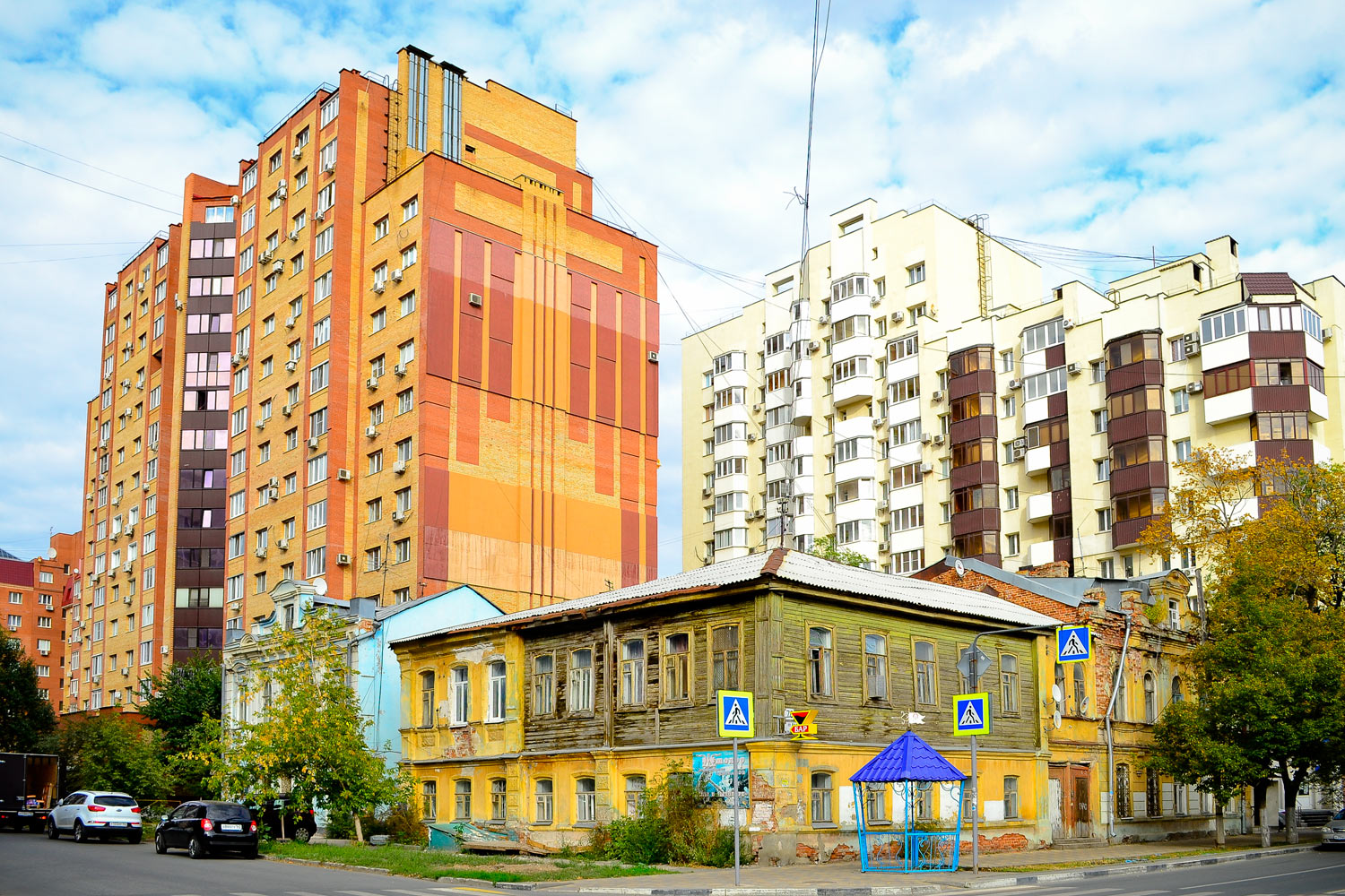 Самара, Улица Братьев Коростелёвых, 117; Улица Братьев Коростелёвых, 97 / Вилоновская улица, 78; Вилоновская улица, 84