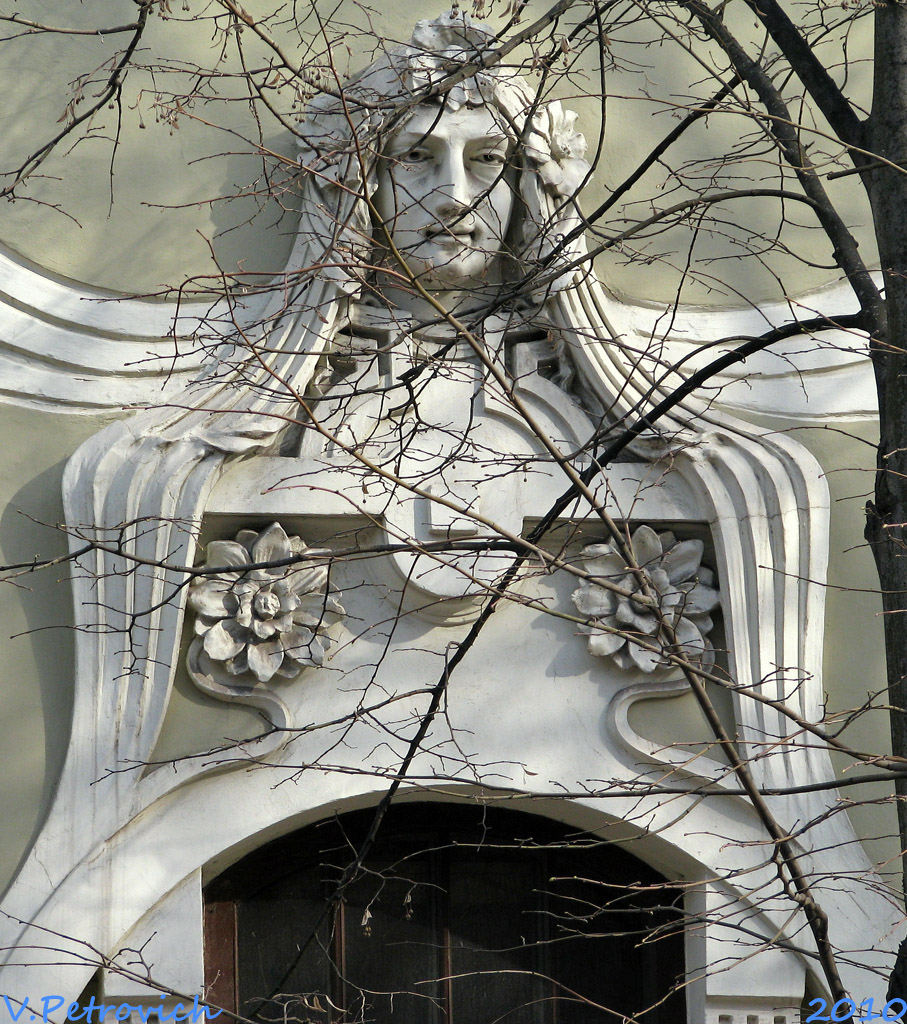 Харьков, Мироносицкая улица, 58 / Улица Каразина, 5