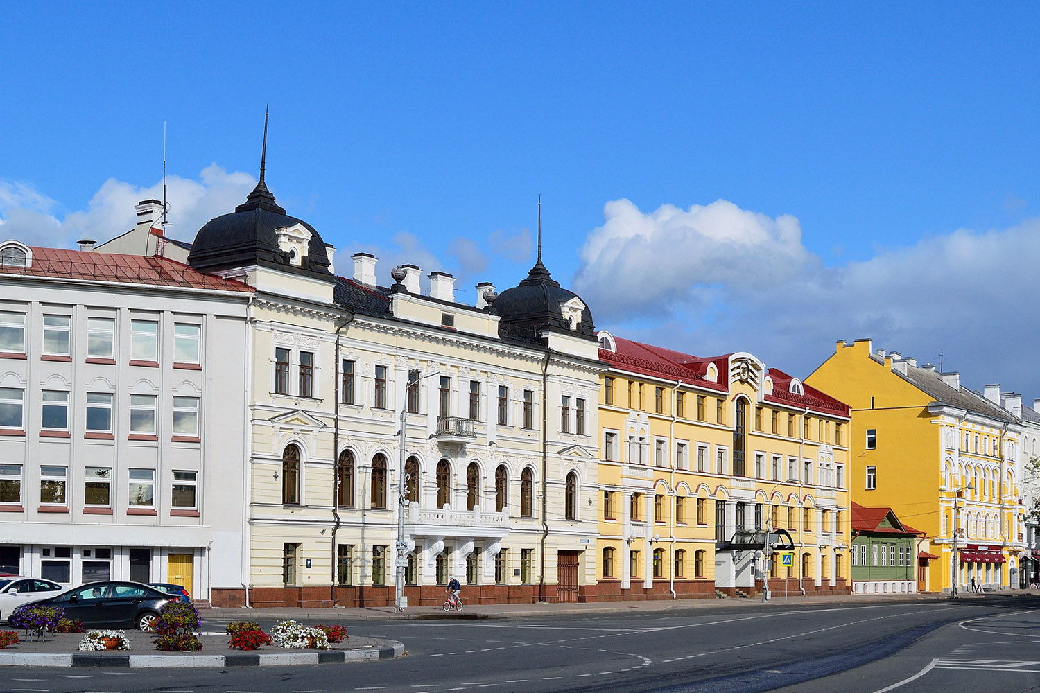 Pskov, Октябрьский проспект, 8; Октябрьский проспект, 10; Октябрьский проспект, 10А; Октябрьский проспект, 12