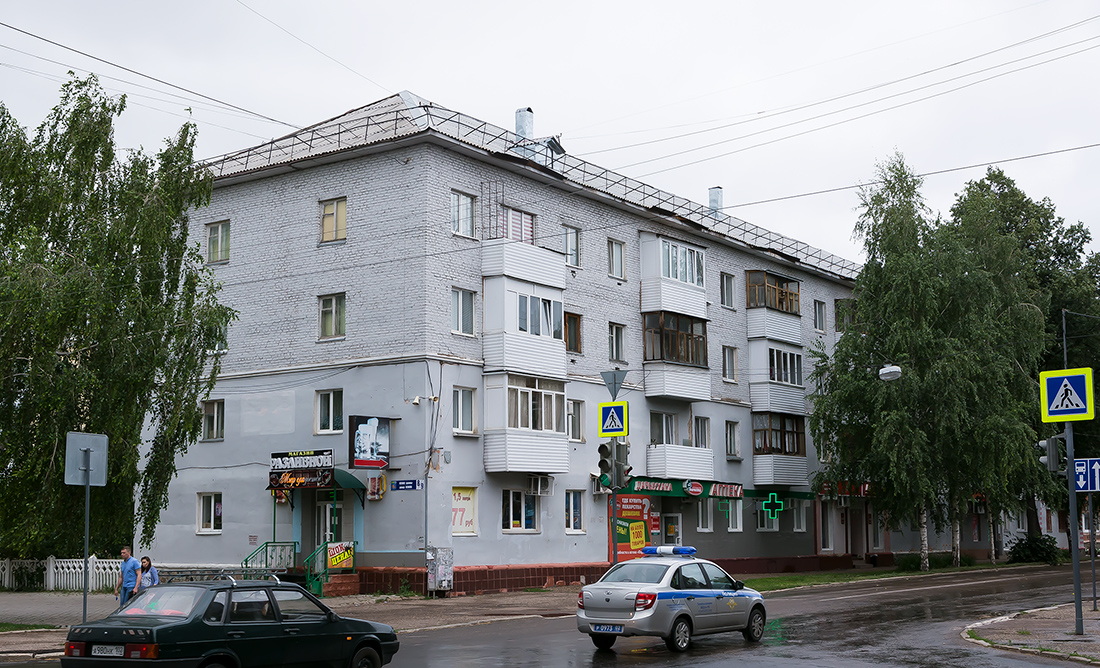 Салават, Улица Ленина, 8 / Улица Карла Маркса, 9