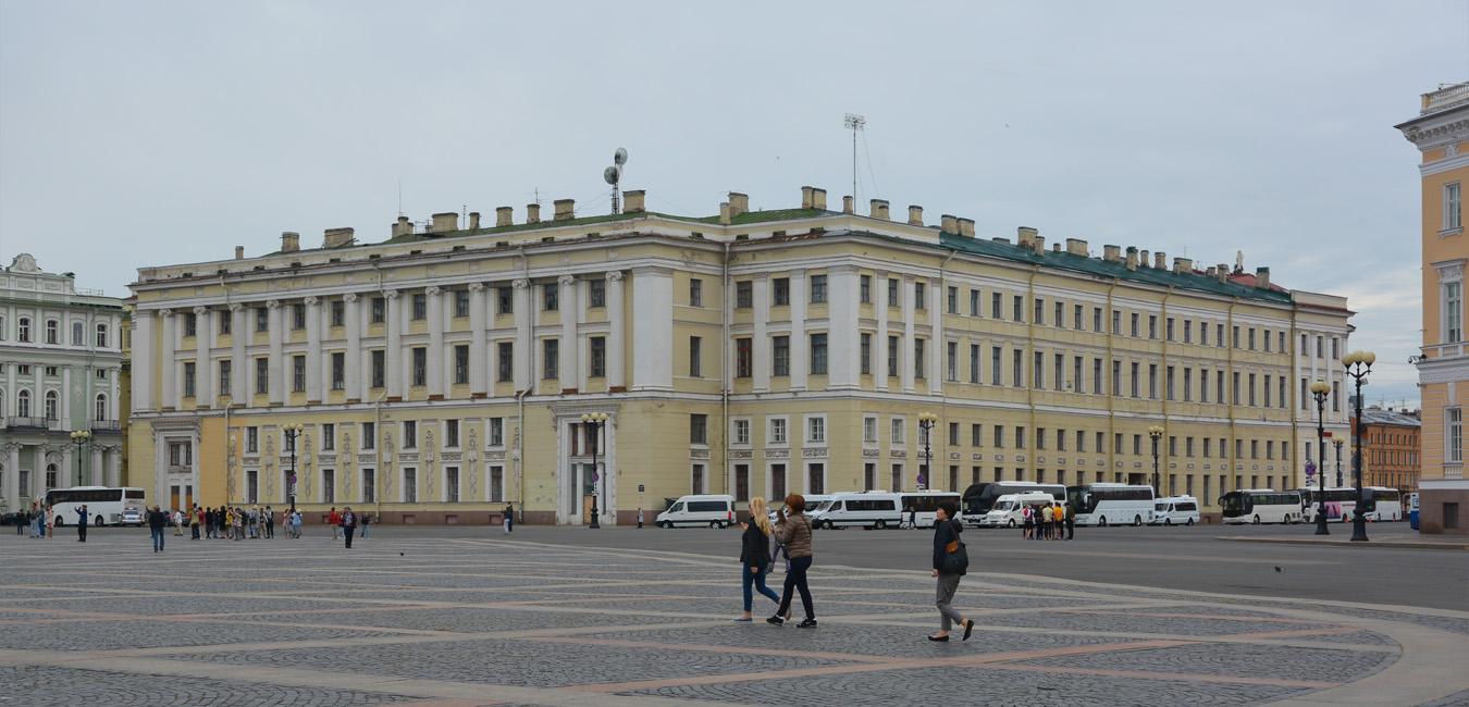 Санкт-Петербург, Дворцовая площадь, 4 / Миллионная улица, 40