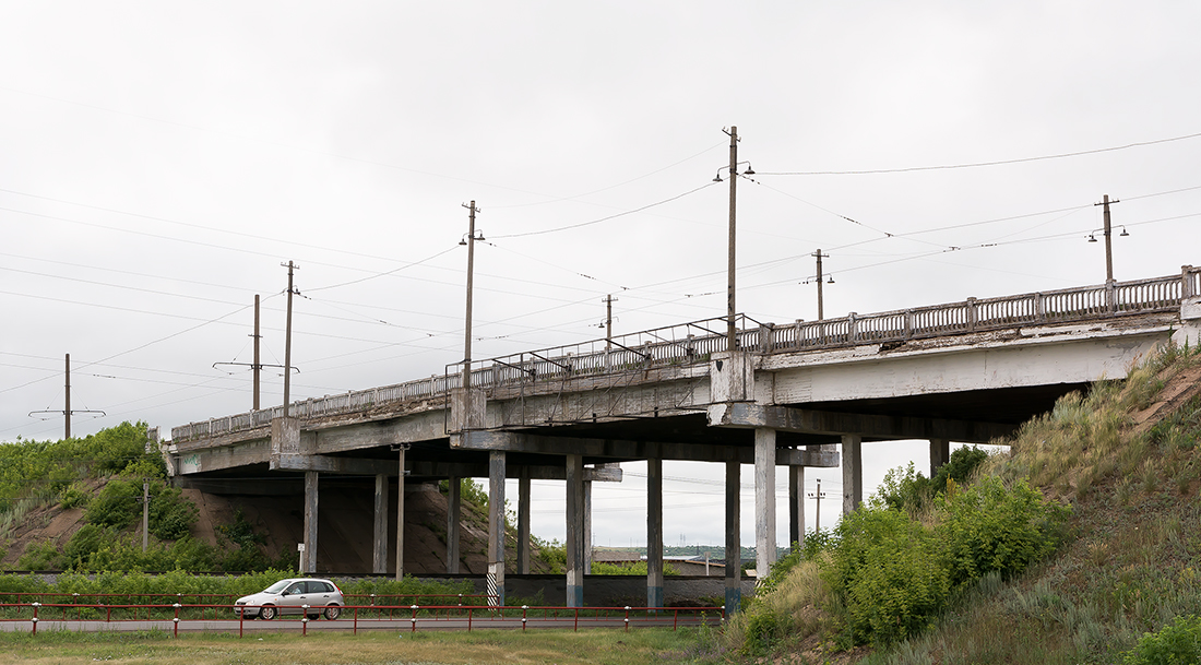 Salavat, Ленинградская улица, Южный трамвайный путепровод