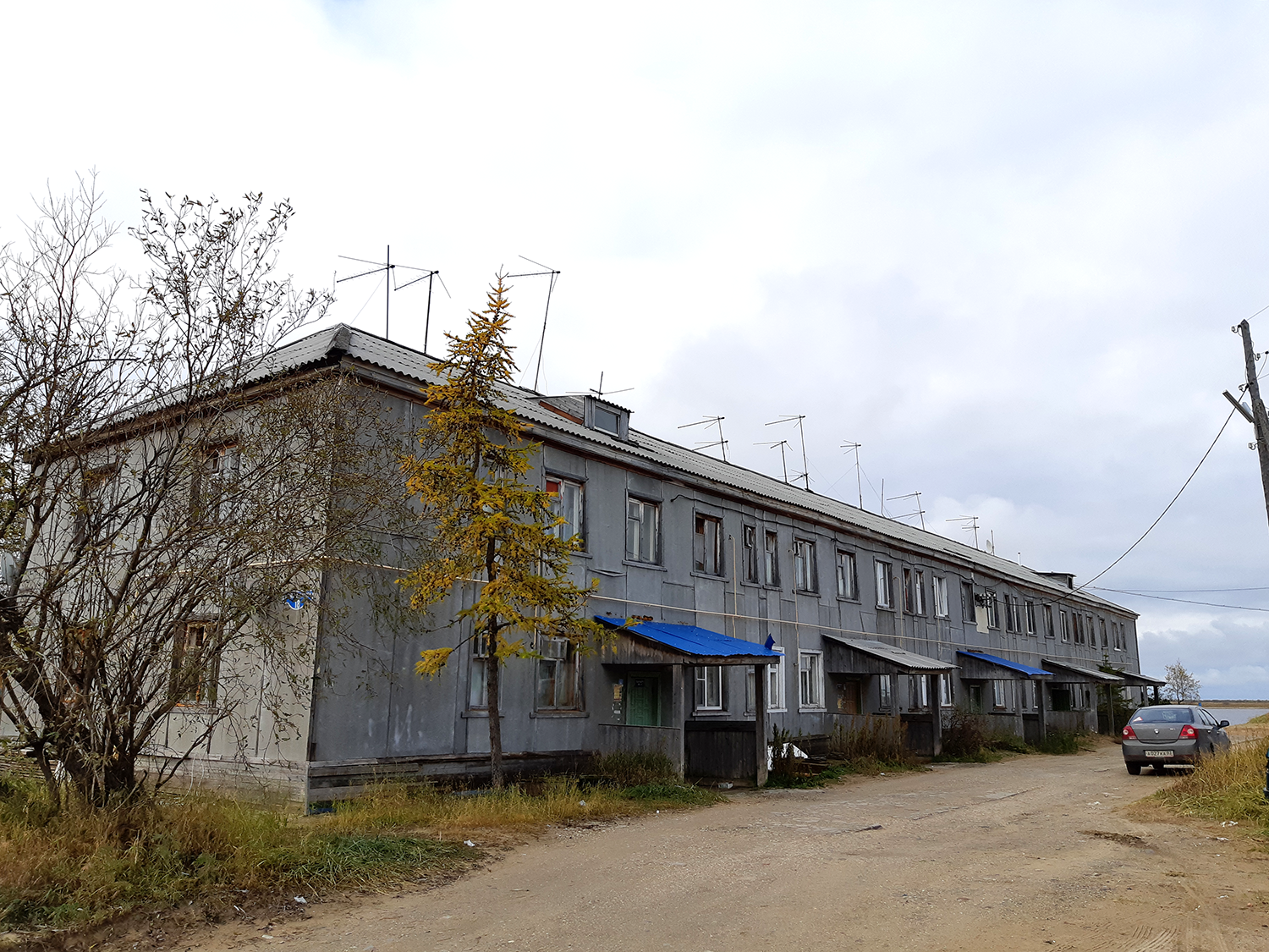 Iskateley, Улица Нефтяников, 18
