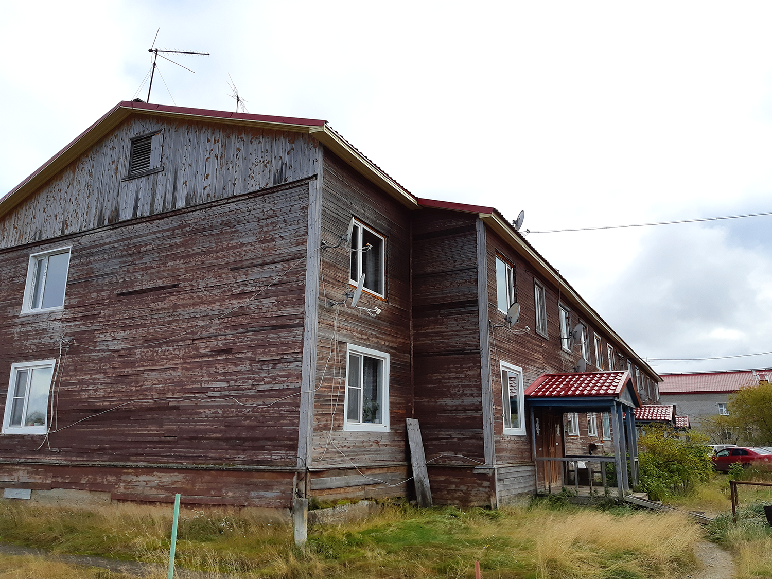 Iskateley, Улица Нефтяников, 28