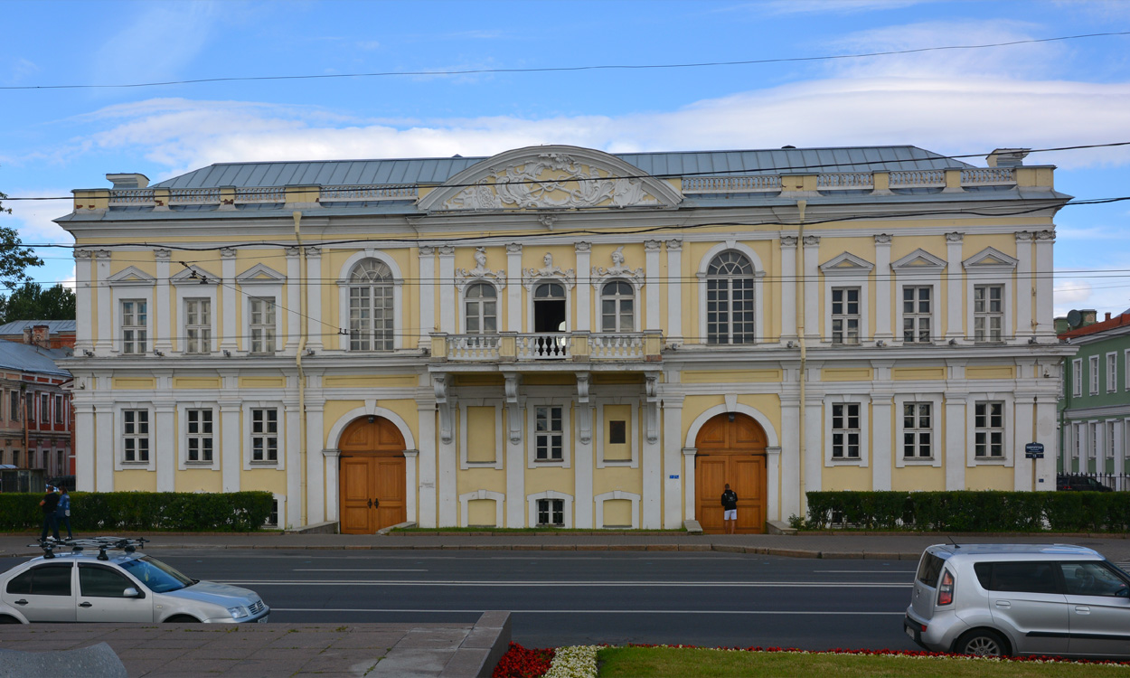Санкт-Петербург, Университетская набережная, 13