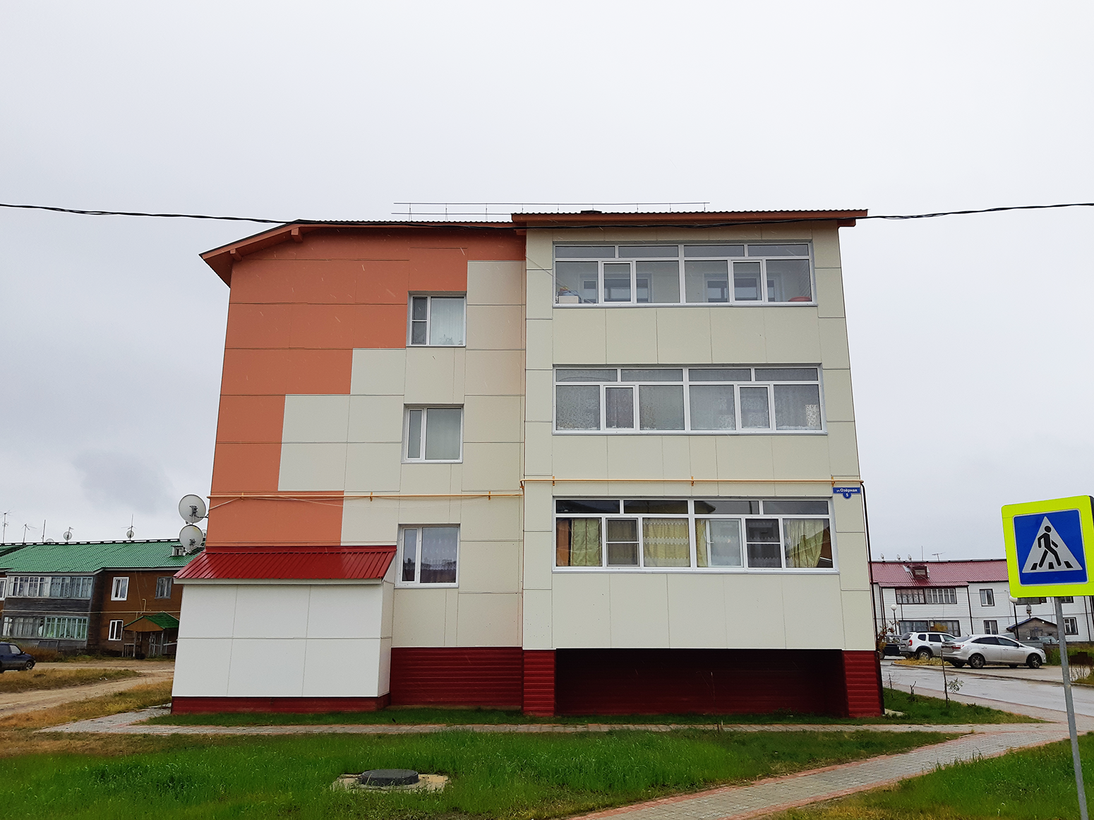 Искателей, Озёрная улица, 5