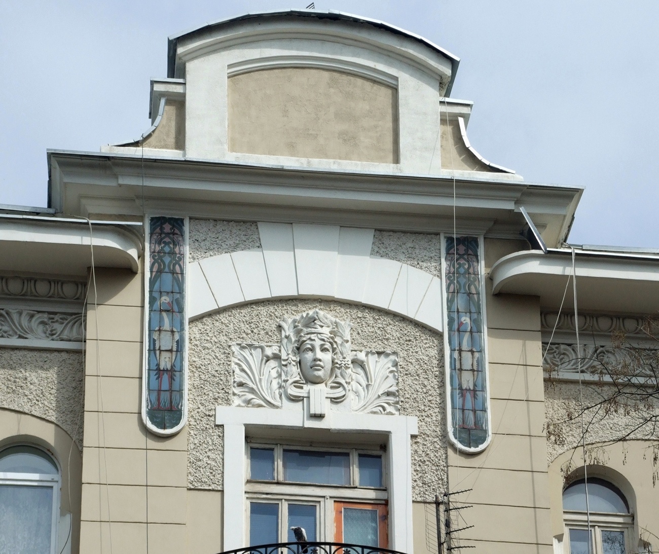 Одесса, Старопортофранківська вулиця, 97. Одесса — Монументальное искусство