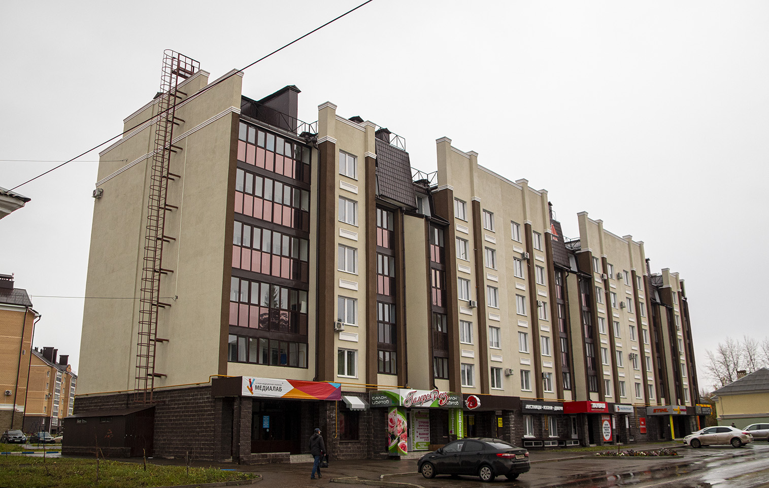 Oktyabrski, Улица Губкина, 15