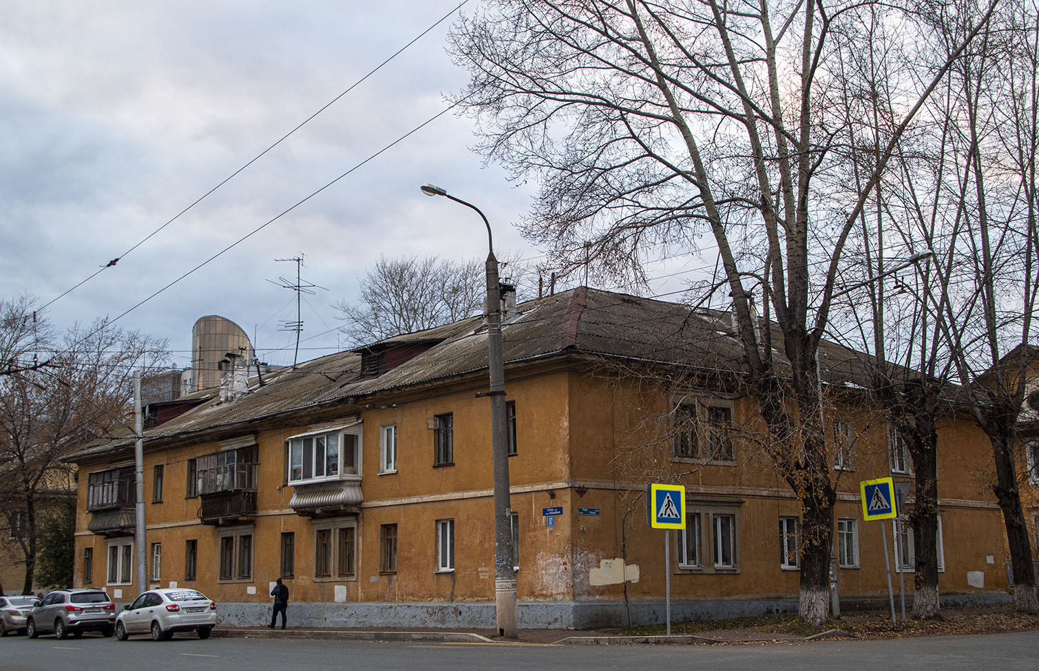 Ufa, Кольцевая улица, 87 / Улица Репина, 15