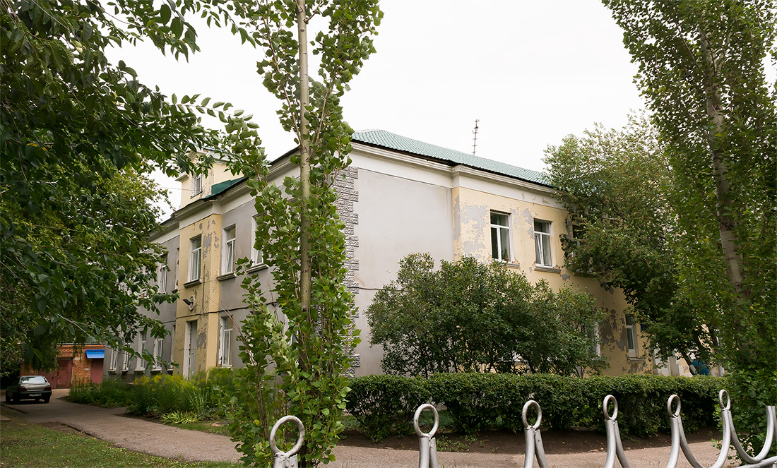 Salavat, Улица Юрия Гагарина, 21 / Улица Пушкина, 2