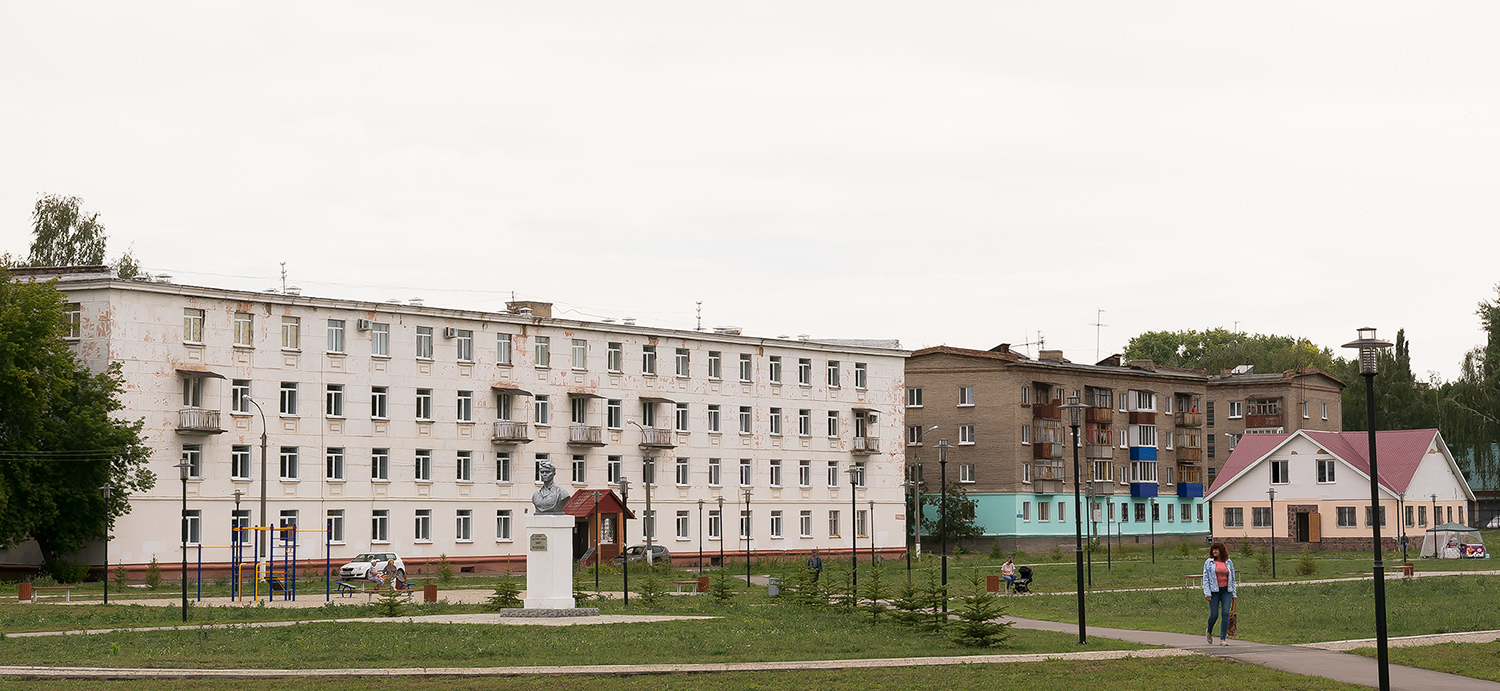 Салават, Улица Фурманова, 4; Улица Фурманова, 6; Улица Фурманова, 1. Садово-парковая архитектура