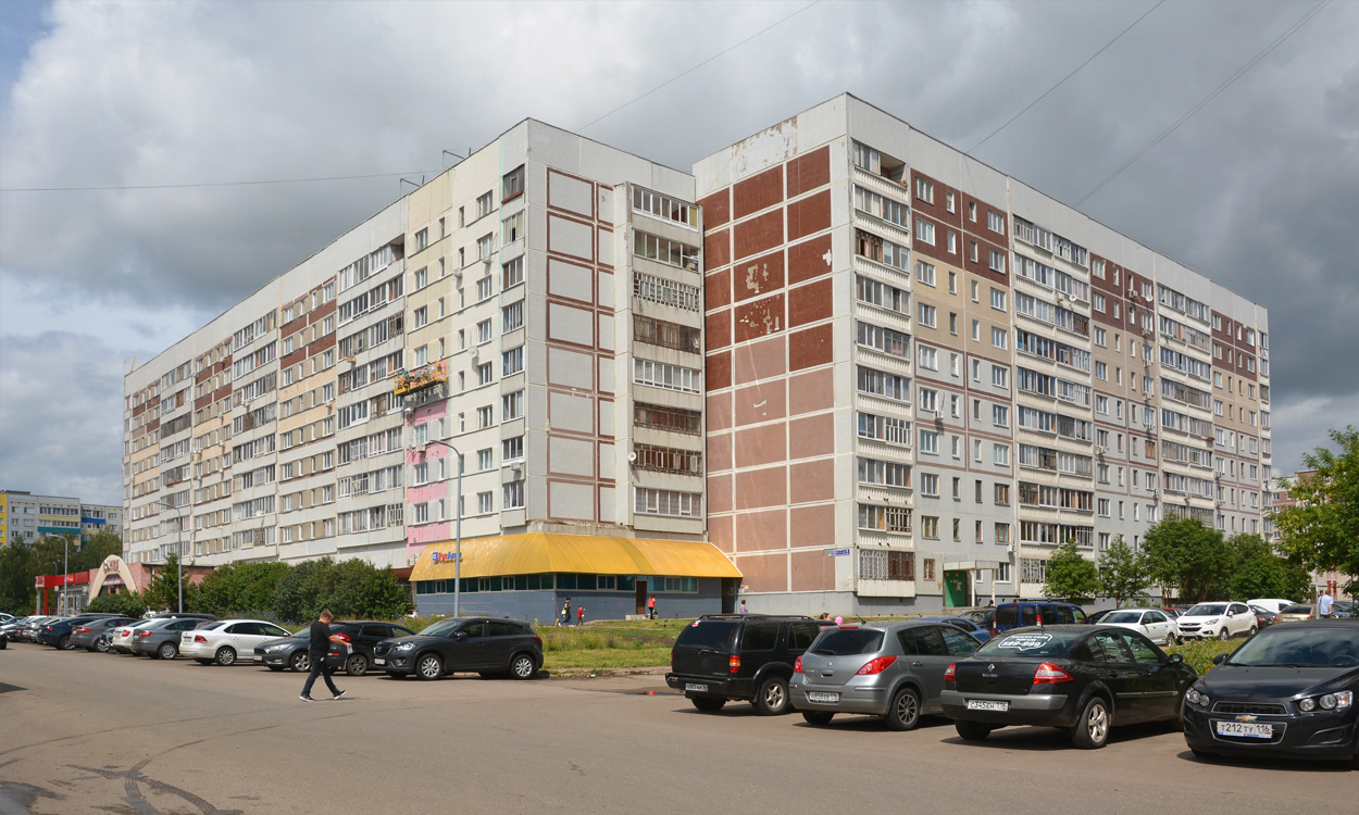 Набережные Челны, Московский проспект, 142; Бульвар Автомобилестроителей, 1