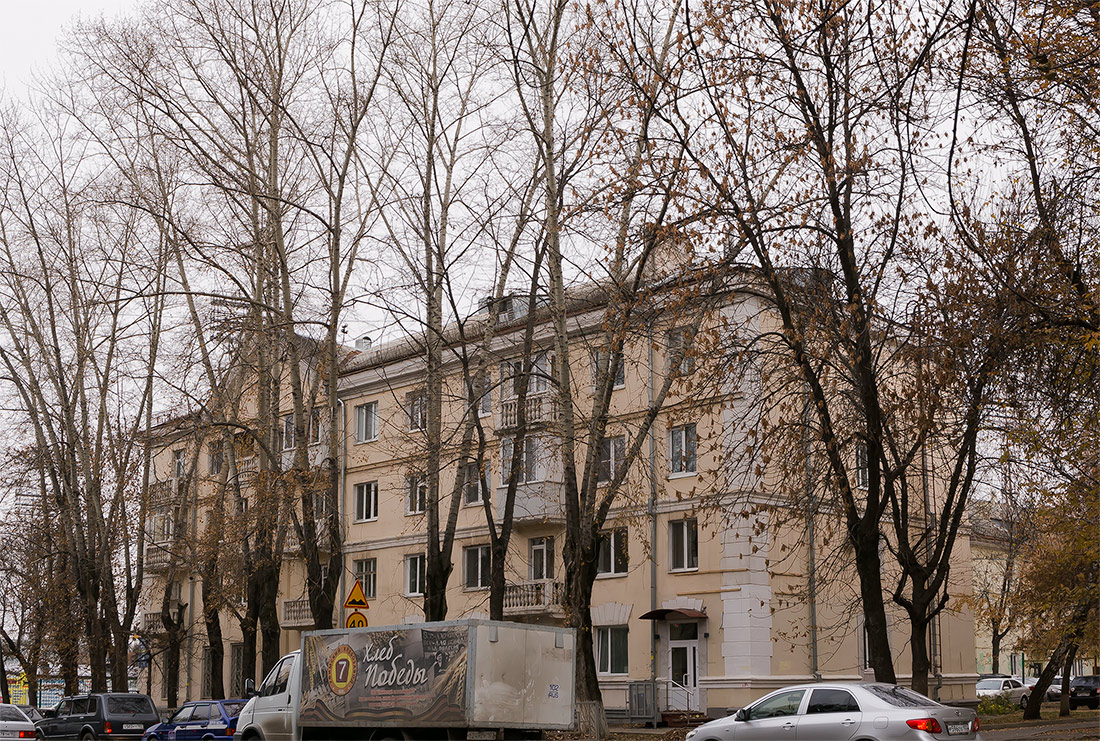Ufa, Улица Александра Невского, 19 / Улица Калинина, 71