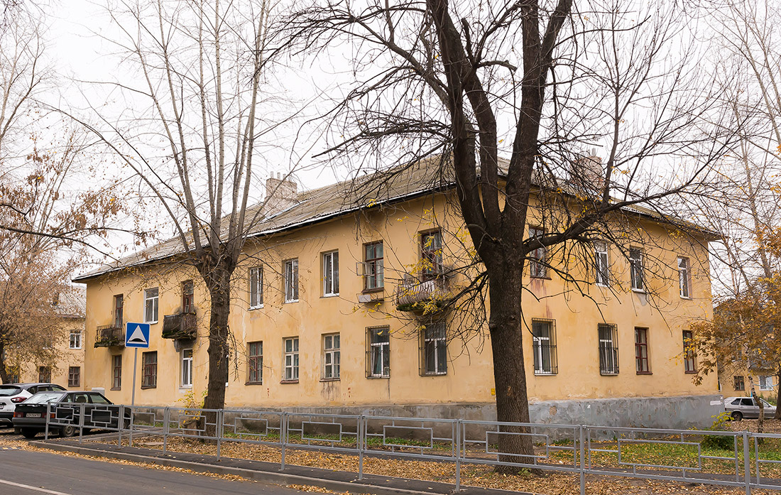 Ufa, Черниковская улица, 2 / Улица Гончарова, 20