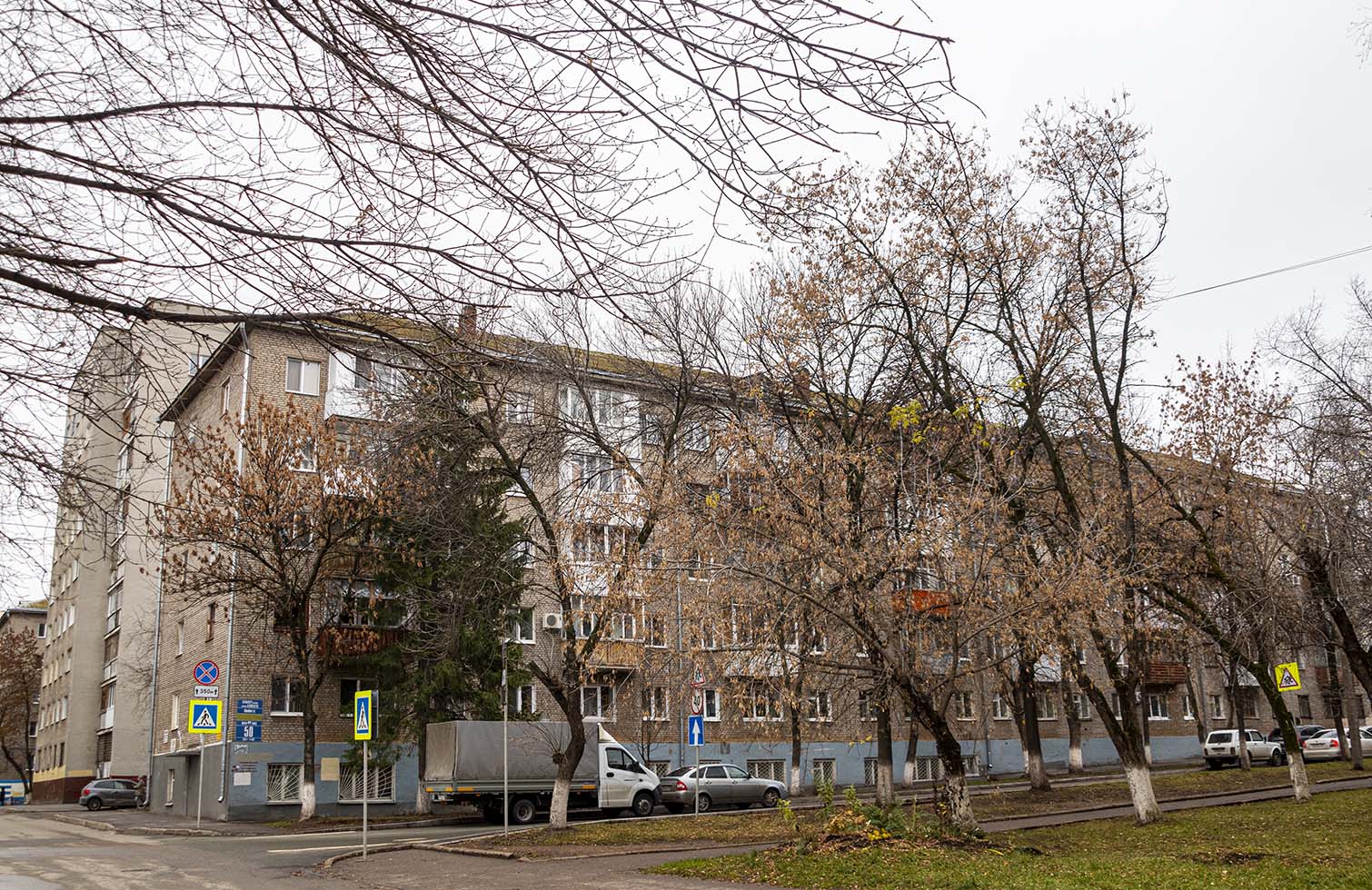 Уфа, Улица Чудинова, 8 / Улица Блюхера, 50