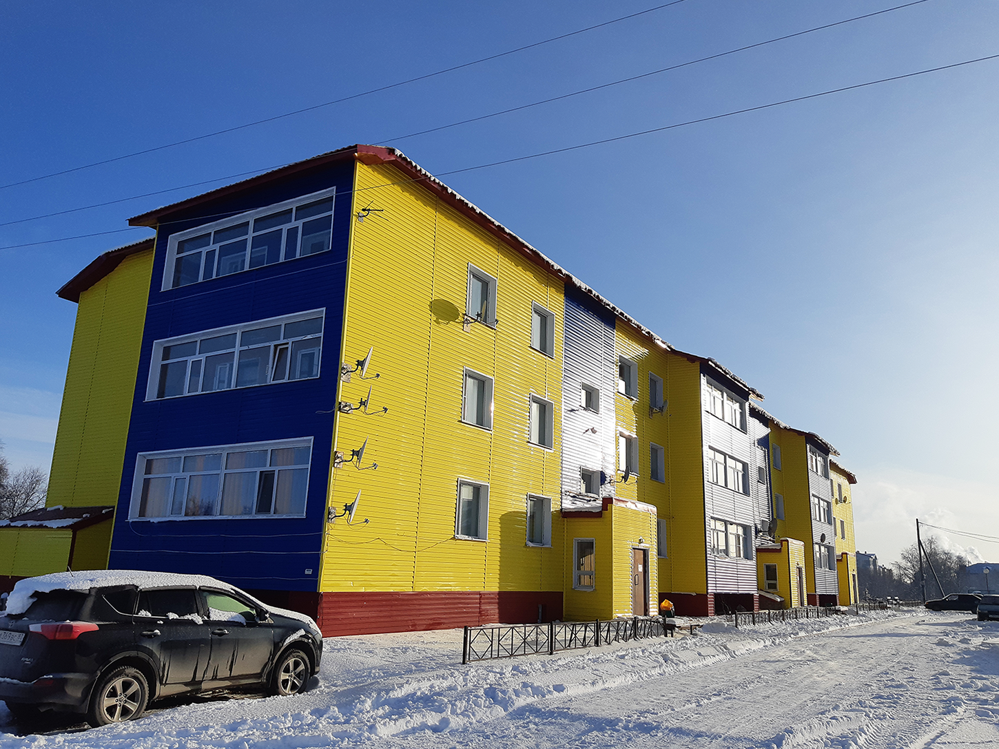 Iskateley, Улица Нефтяников, 32