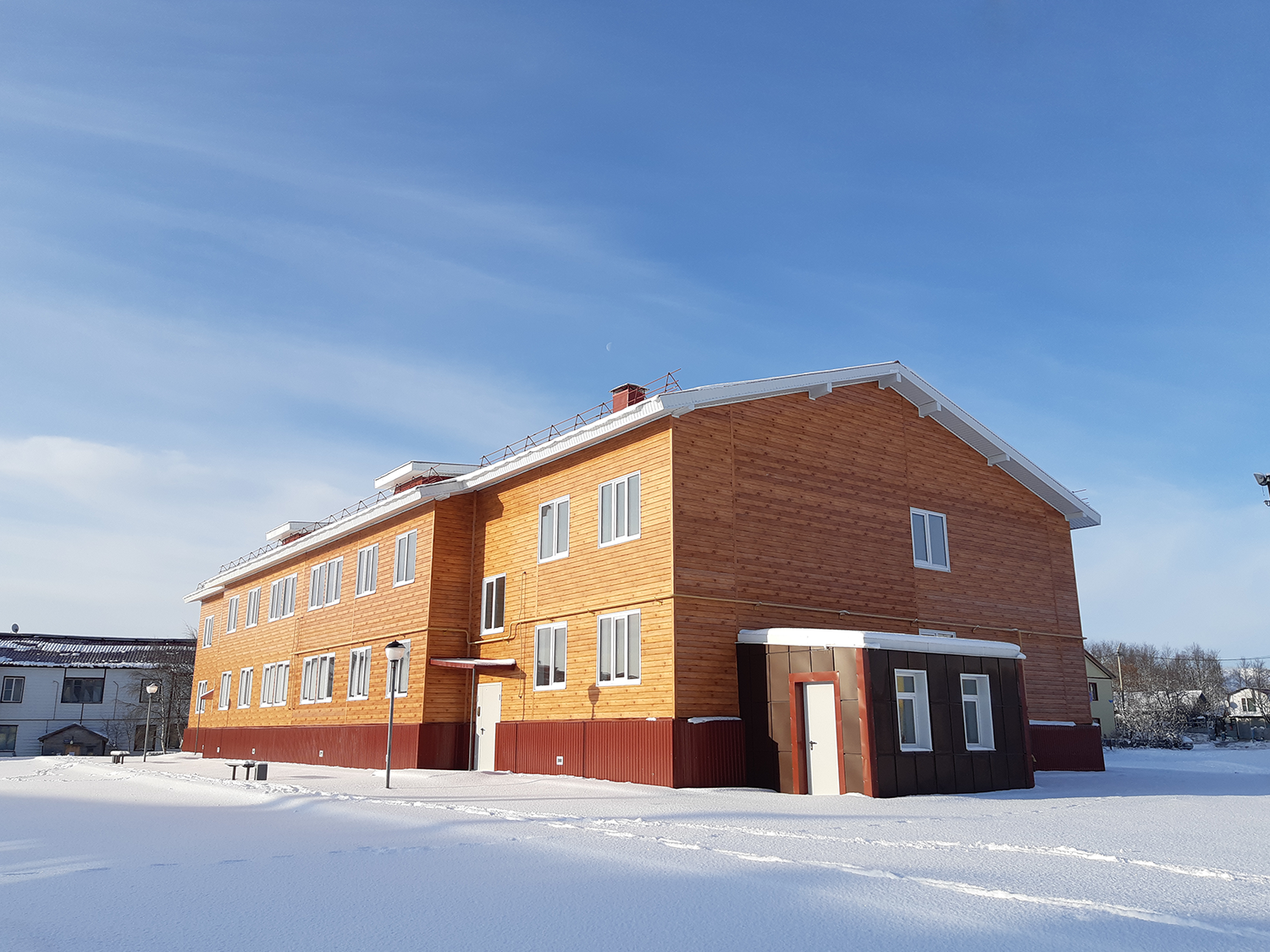 Искателей, Озёрная улица, 3