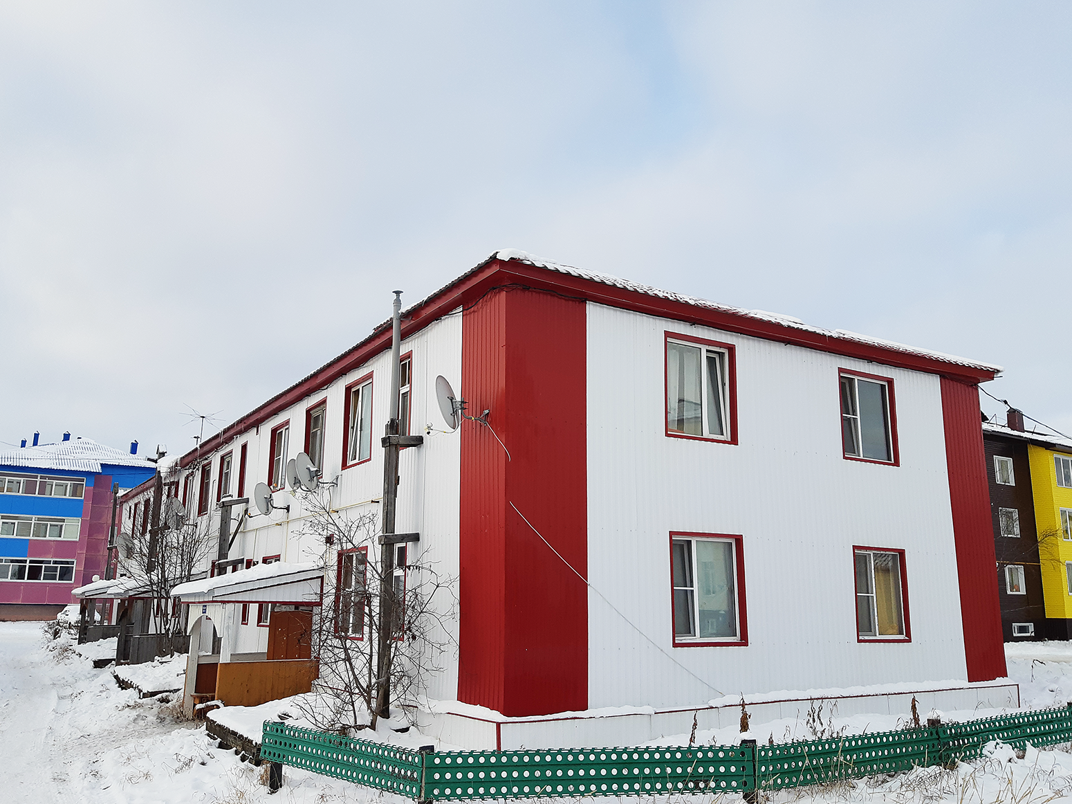 Искателей, Улица Губкина, 1Б