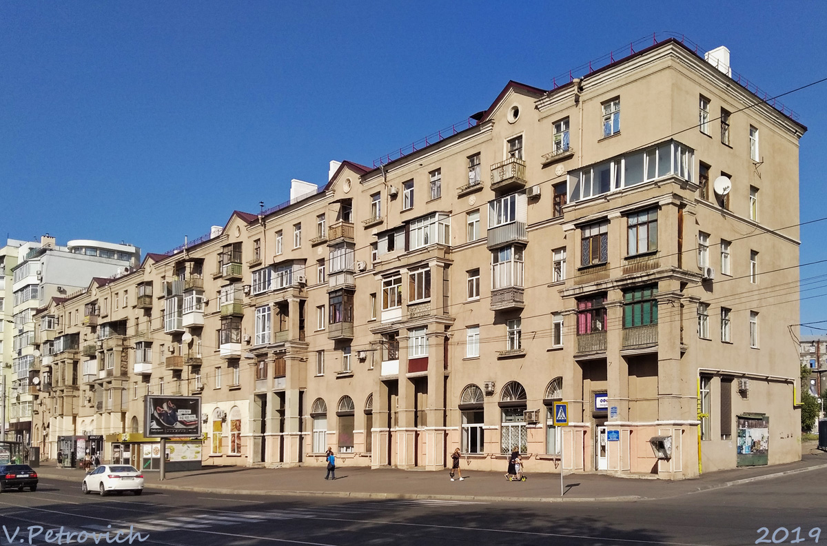 Харьков, Университетская улица, 37-39. Прошу создать новую галерею