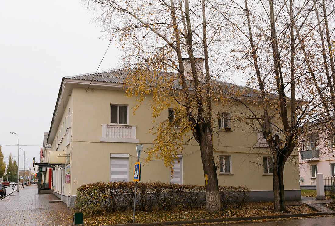 Октябрьский, Проспект Ленина, 30 / Улица Свердлова, 67