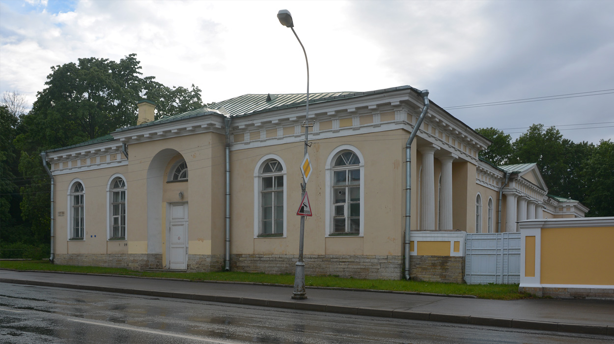 Пушкин, Конюшенная улица, 2