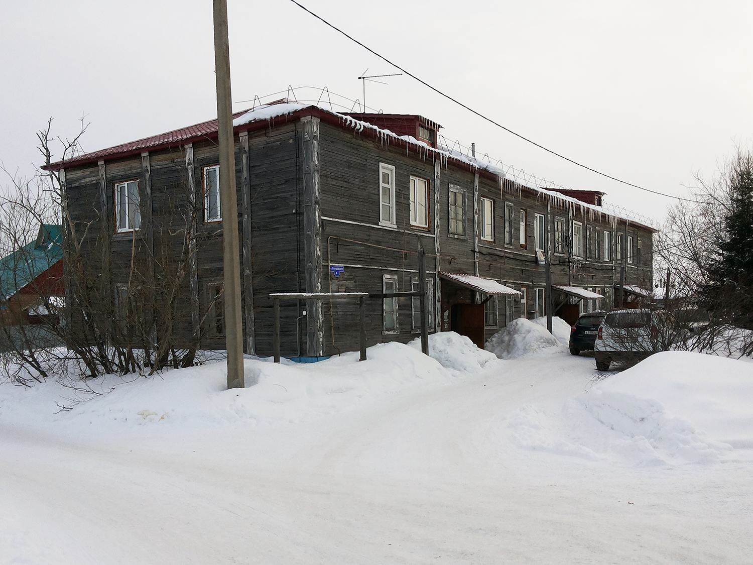 Naryan-Mar, Улица Хатанзейского, 4