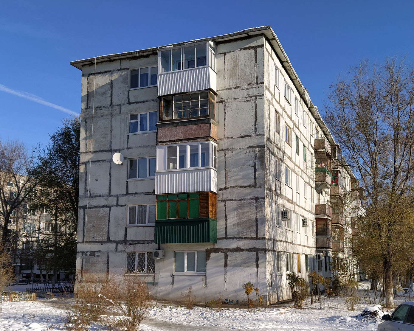 Novokuybyshevsk, Улица Ворошилова, 14Б